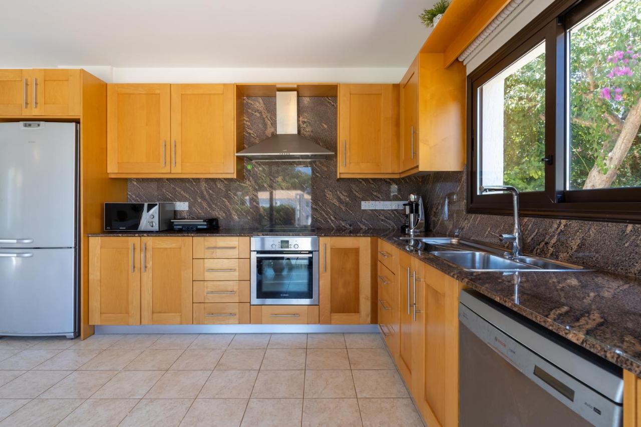 Lime 3-Bedroom Villa In بروتاراس المظهر الخارجي الصورة
