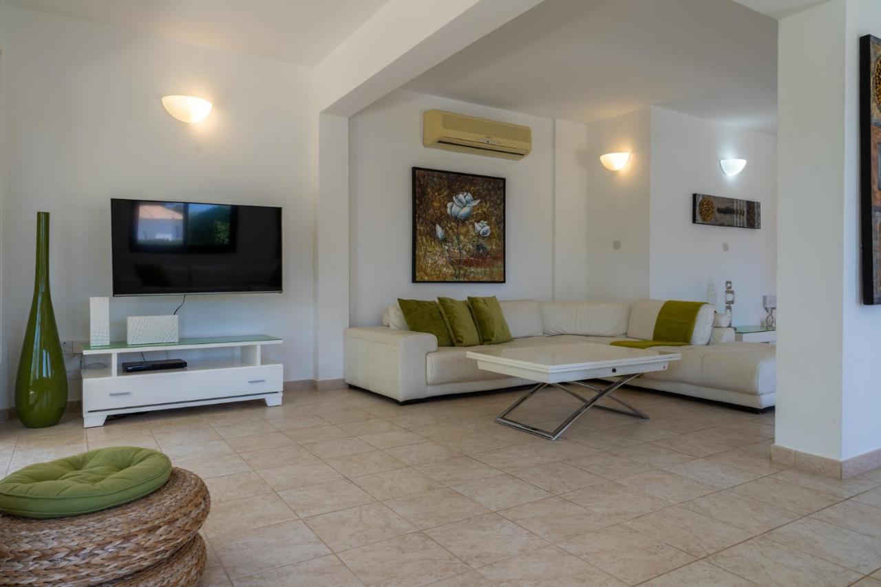 Lime 3-Bedroom Villa In بروتاراس المظهر الخارجي الصورة