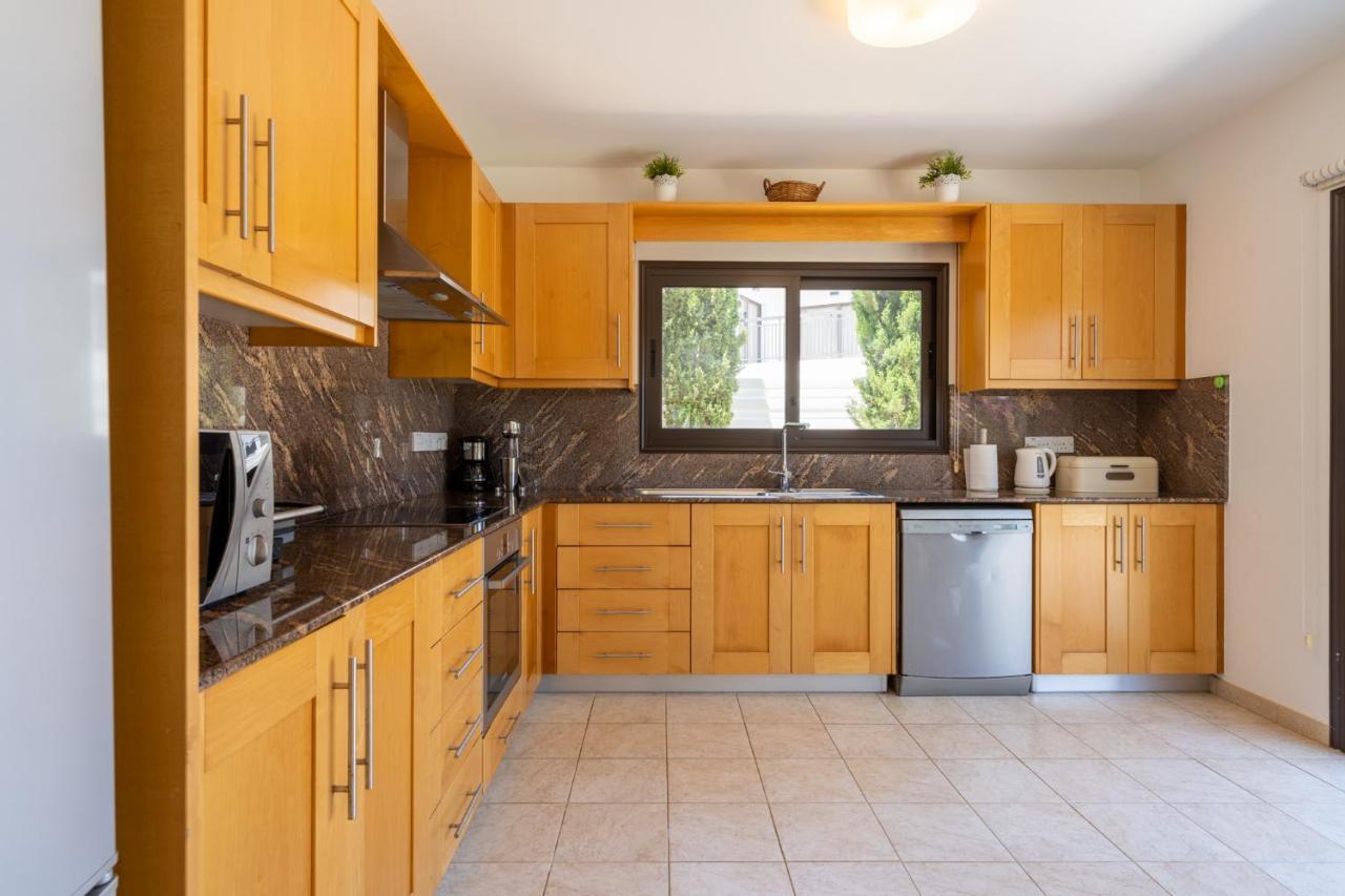 Lime 3-Bedroom Villa In بروتاراس المظهر الخارجي الصورة